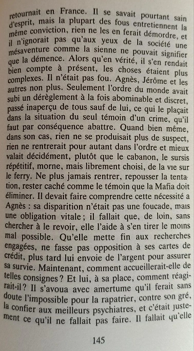 La moustache Emmanuel Carrère critique